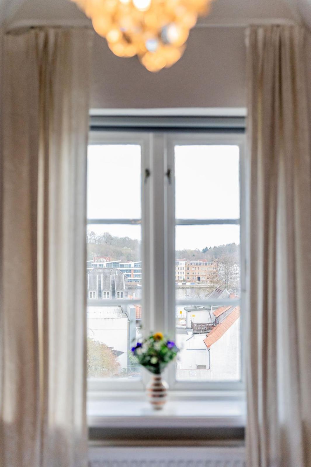 Hafenblick Ferienwohnung In Der Altstadt Mit Parkplatz フレンスブルク エクステリア 写真
